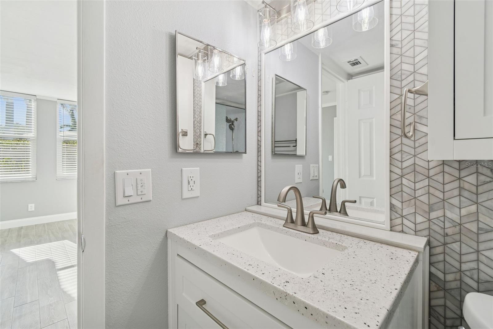 Image 27 of 47 For 2051 Skimmer Court W 114