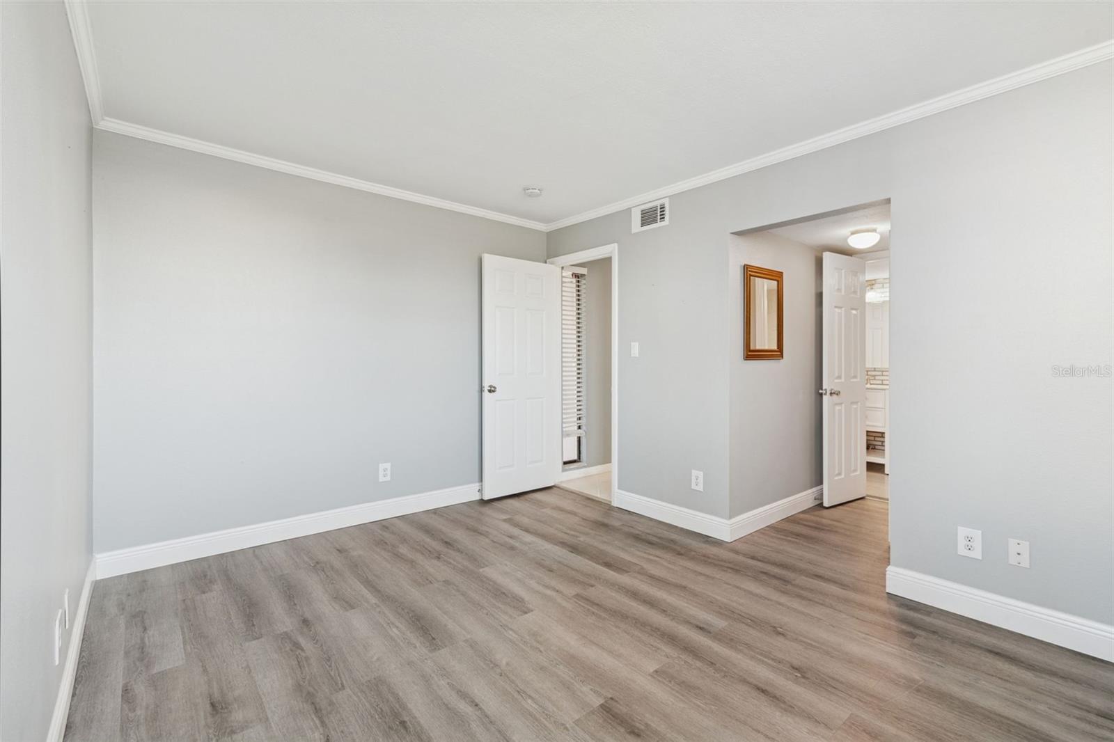 Image 33 of 47 For 2051 Skimmer Court W 114