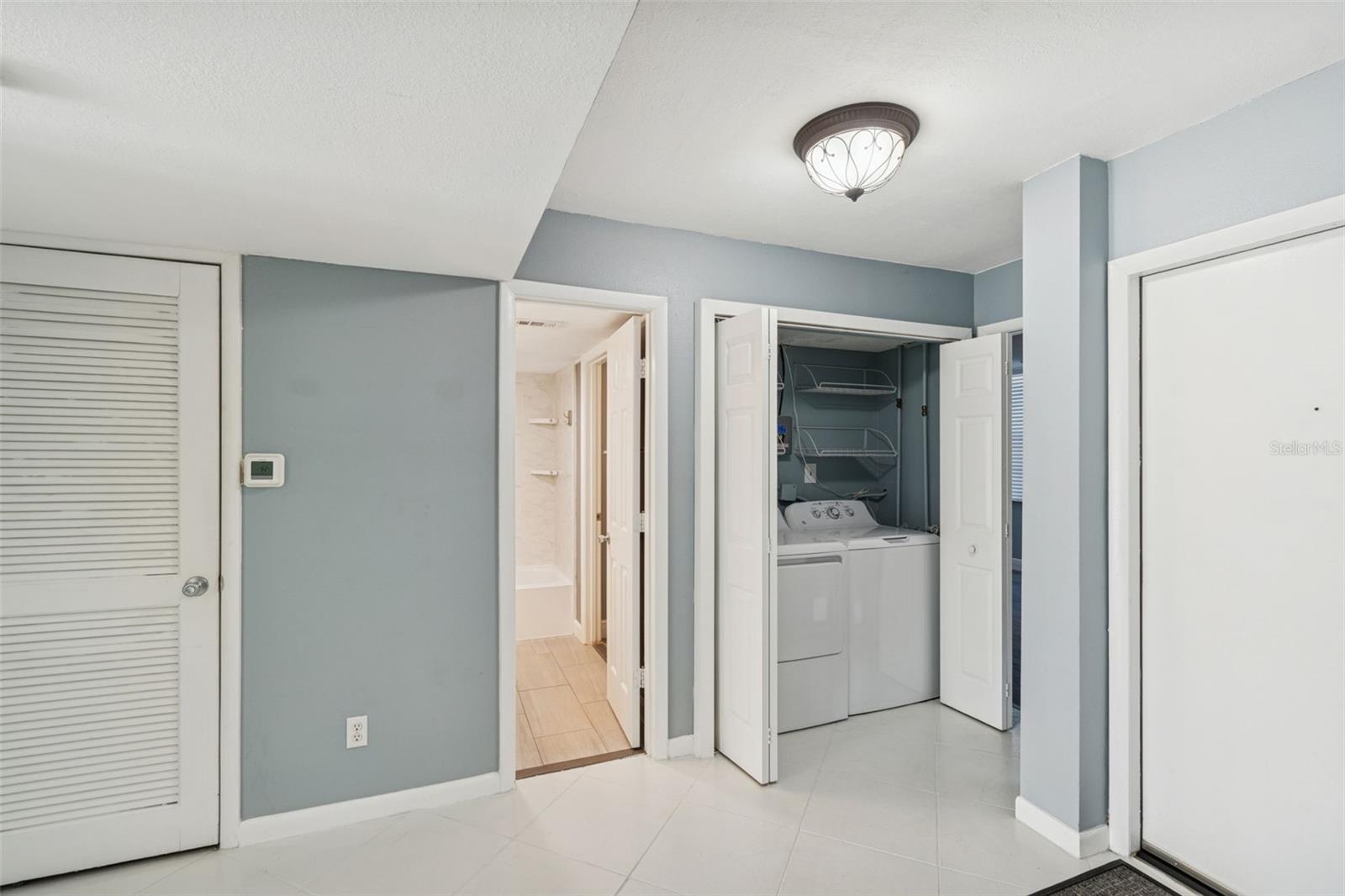 Image 40 of 47 For 2051 Skimmer Court W 114