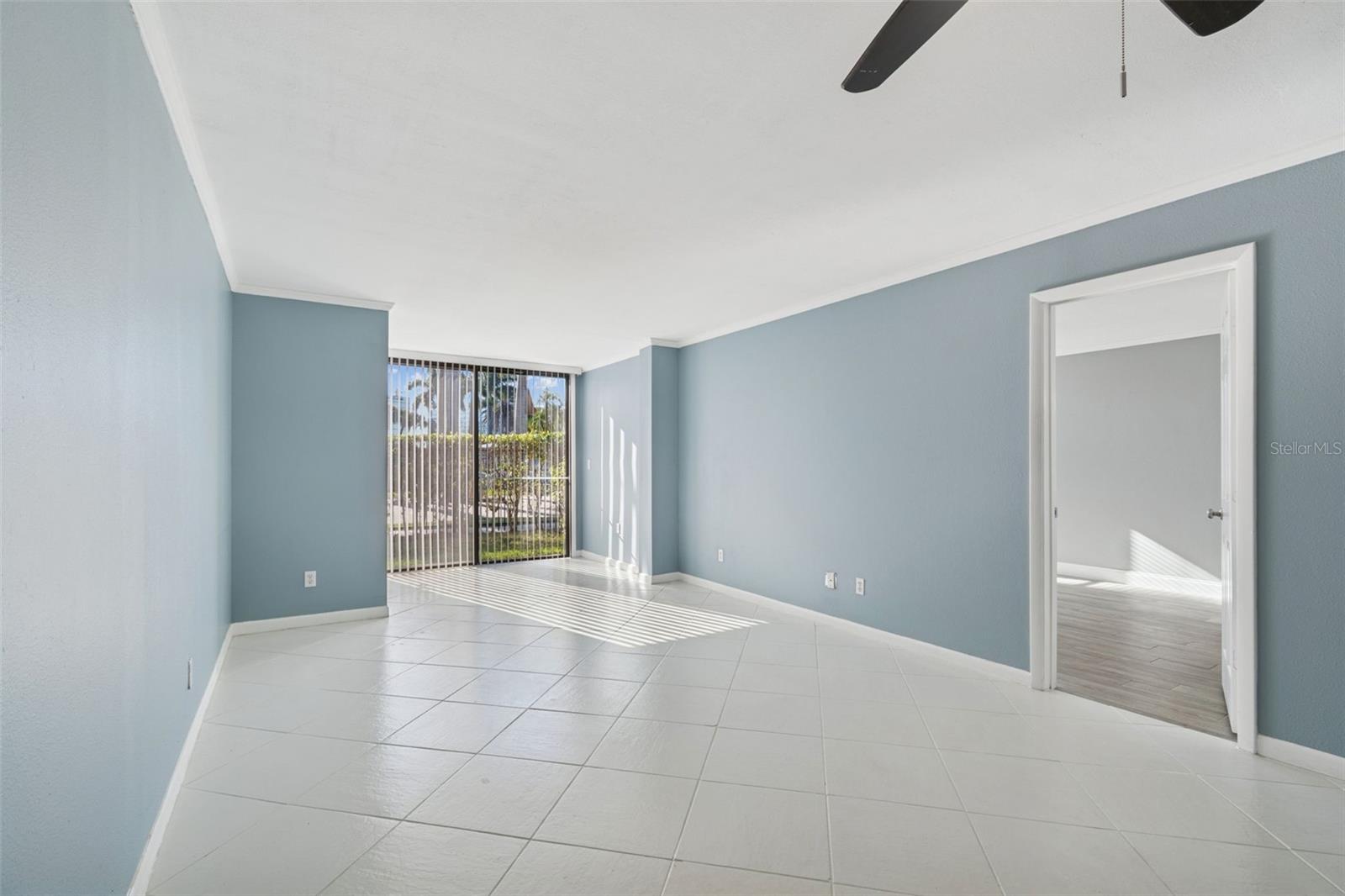 Image 6 of 47 For 2051 Skimmer Court W 114