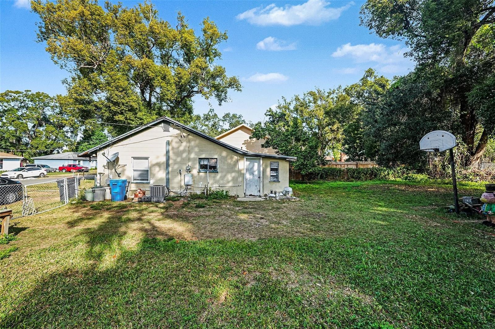 Image 23 of 27 For 2518 Elm Street