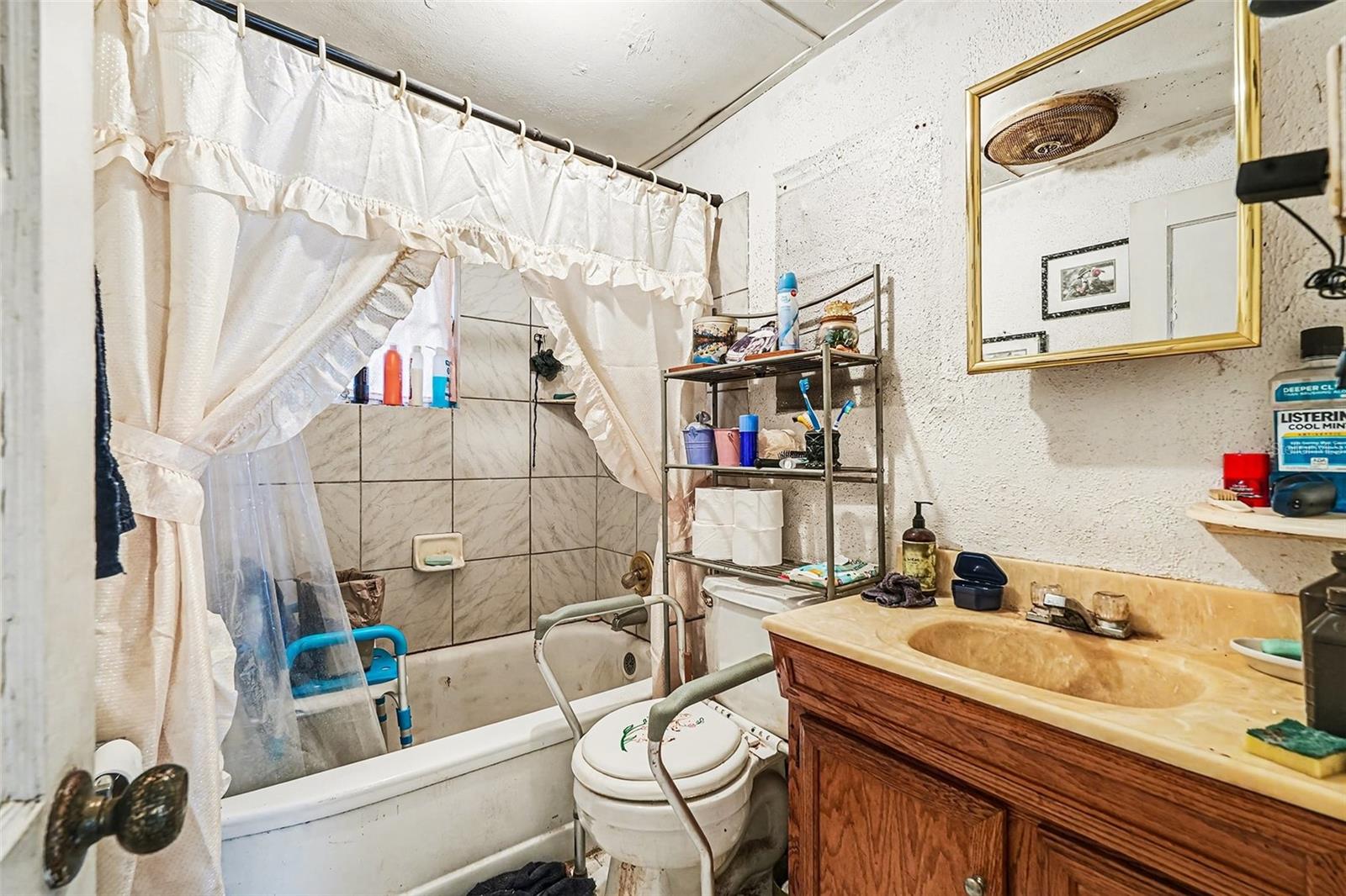 Image 3 of 27 For 2518 Elm Street