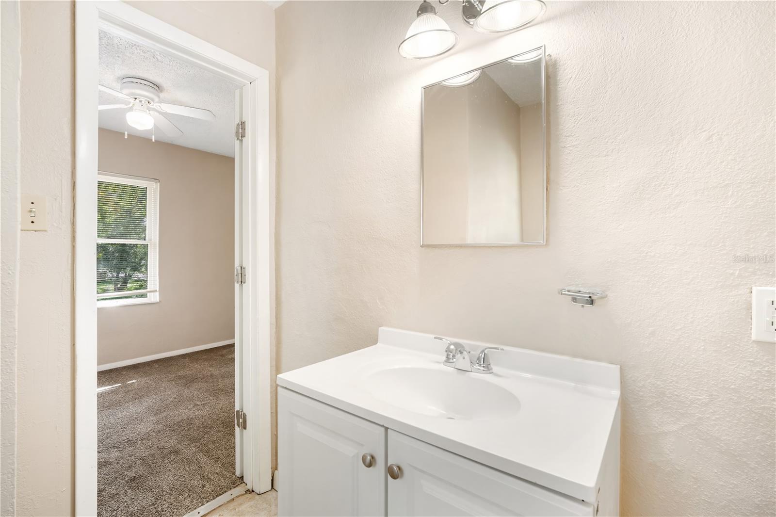 Listing photo id 8 for 708 Brawin Avenue