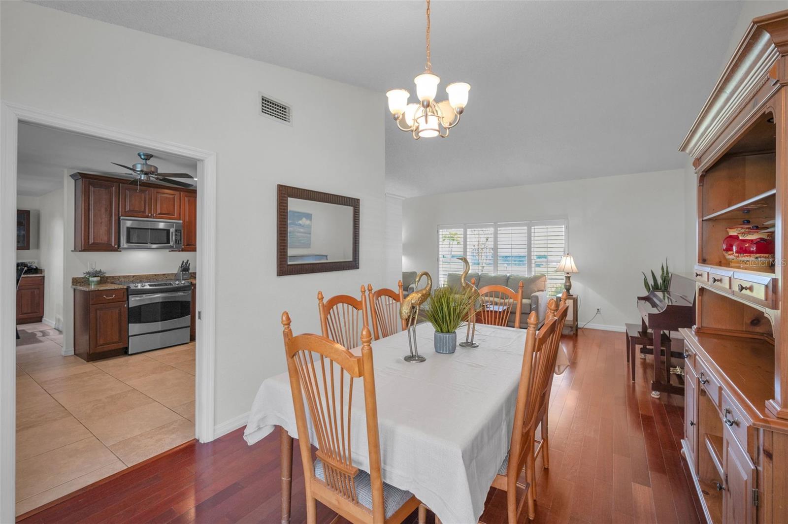 Image 16 of 60 For 2949 Glenpark Road