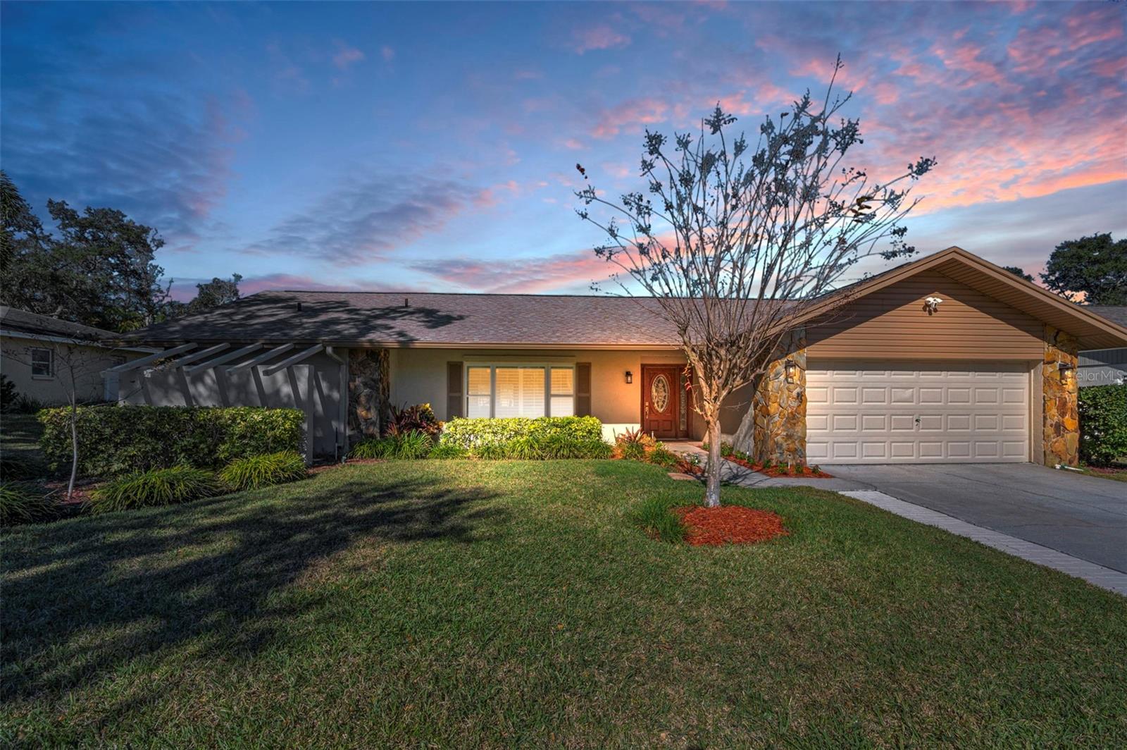 Image 2 of 60 For 2949 Glenpark Road