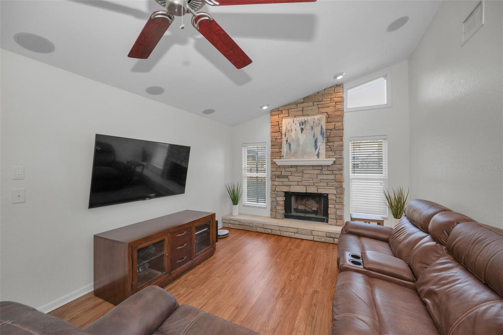 Image 26 of 60 For 2949 Glenpark Road