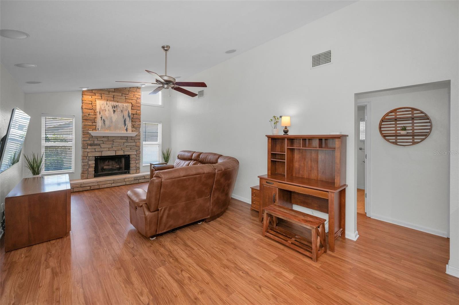 Image 28 of 60 For 2949 Glenpark Road