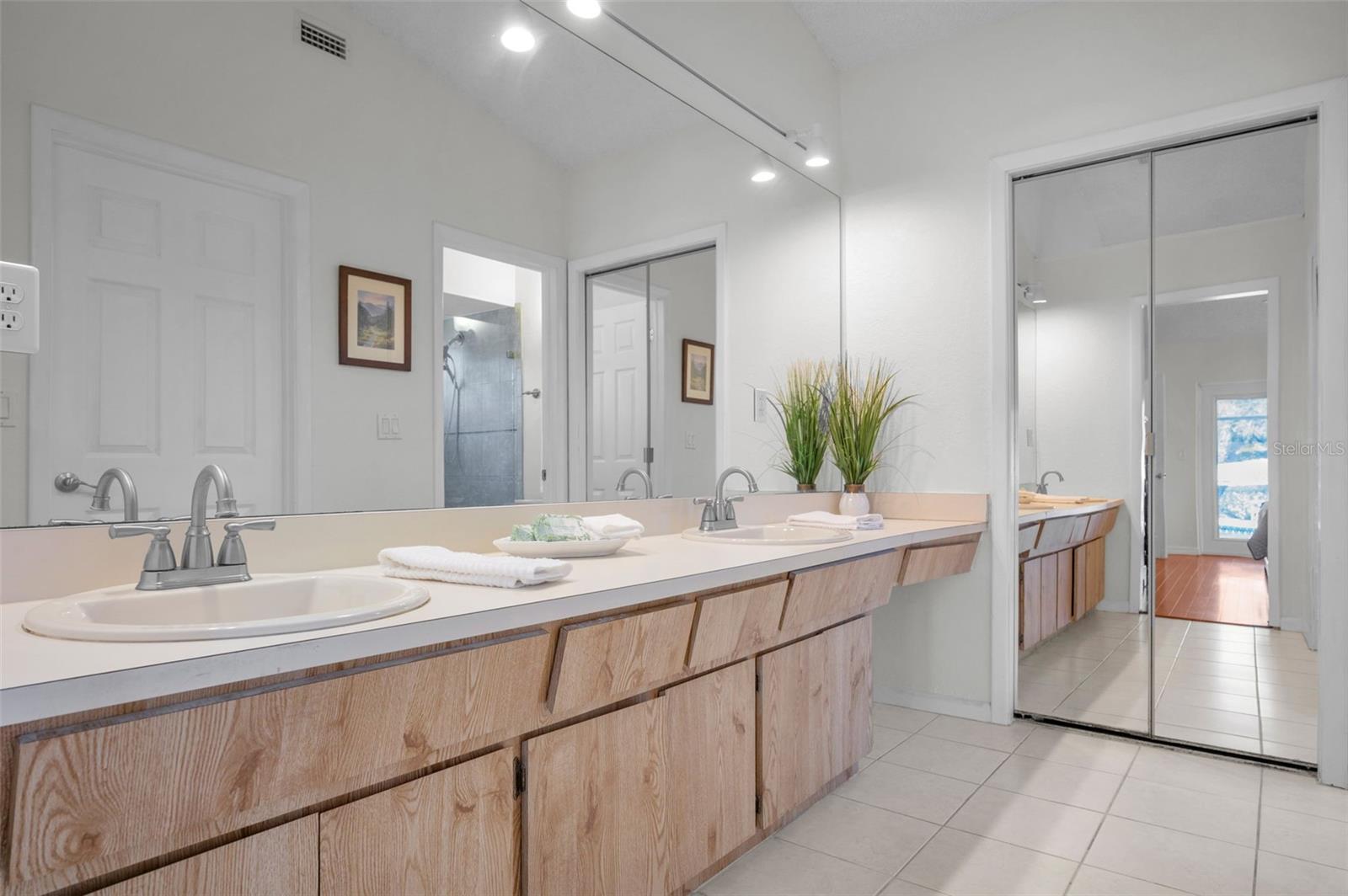 Image 33 of 60 For 2949 Glenpark Road