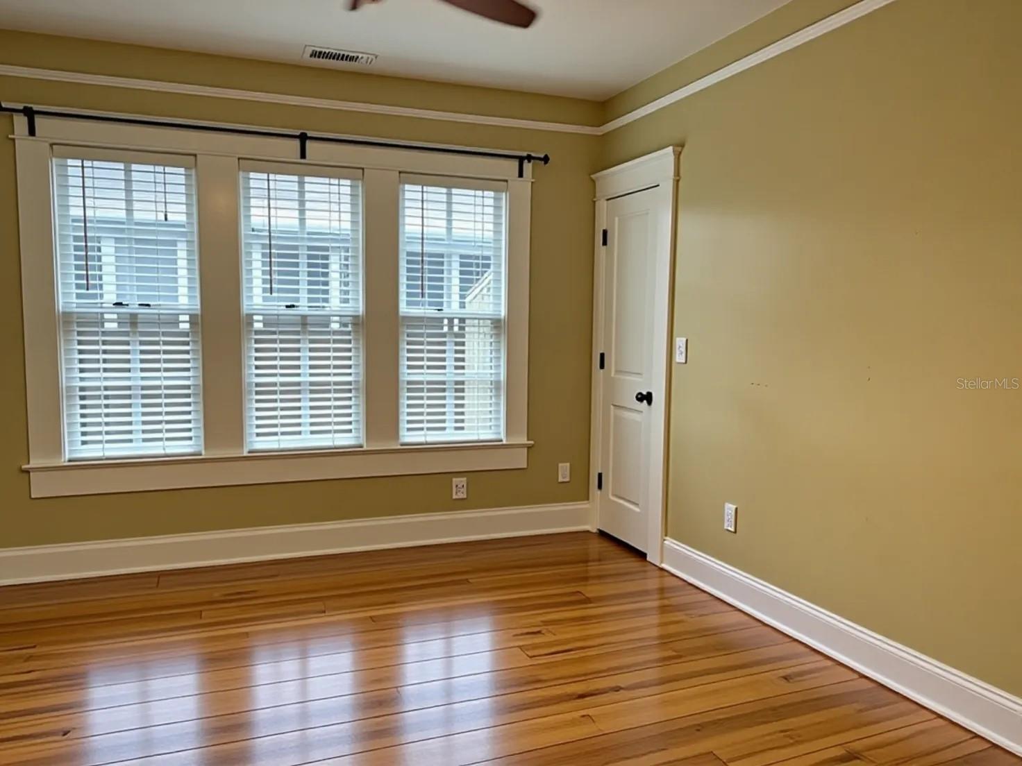 Image 14 of 40 For 807 Fremont Avenue