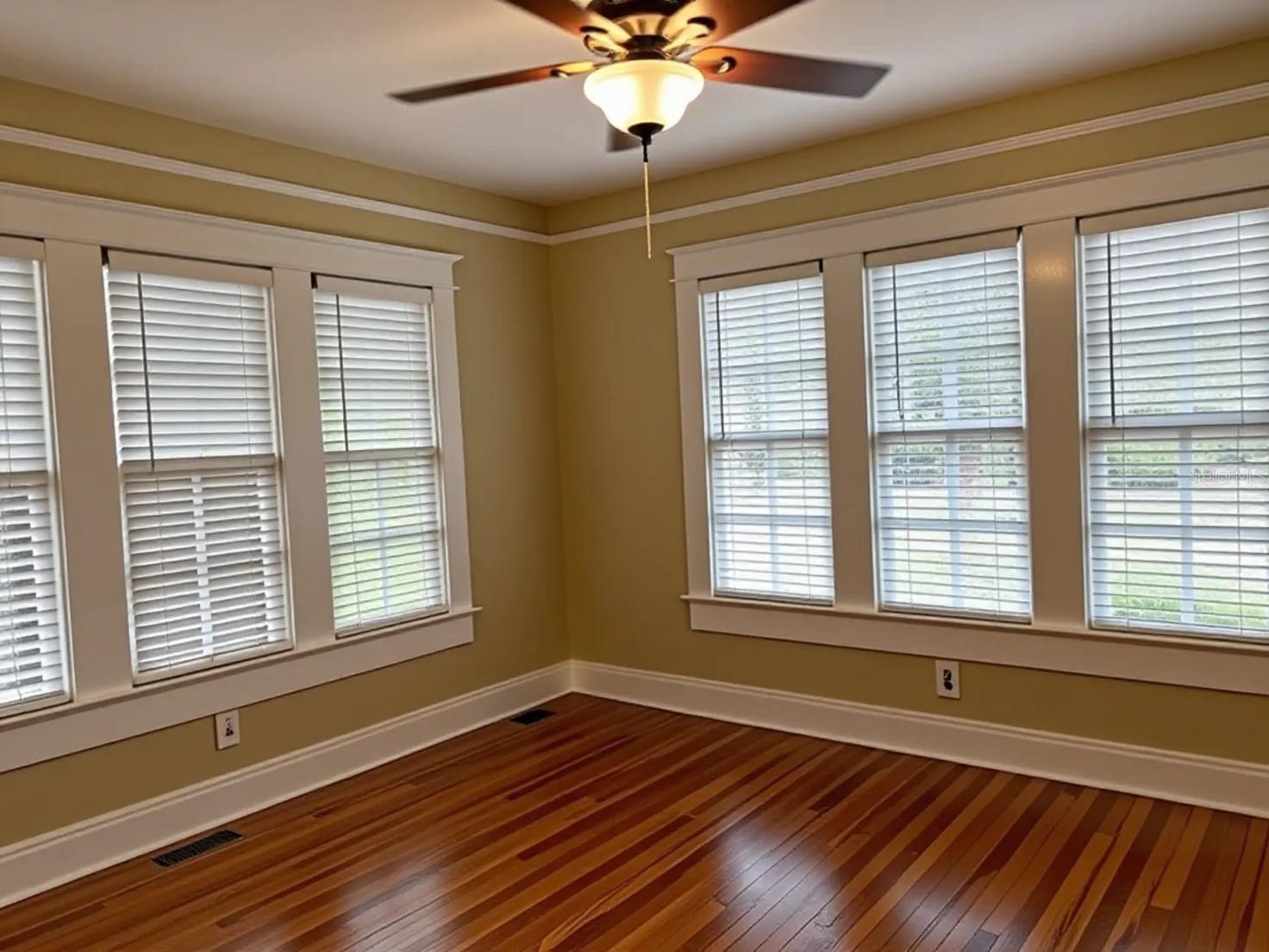 Image 18 of 40 For 807 Fremont Avenue