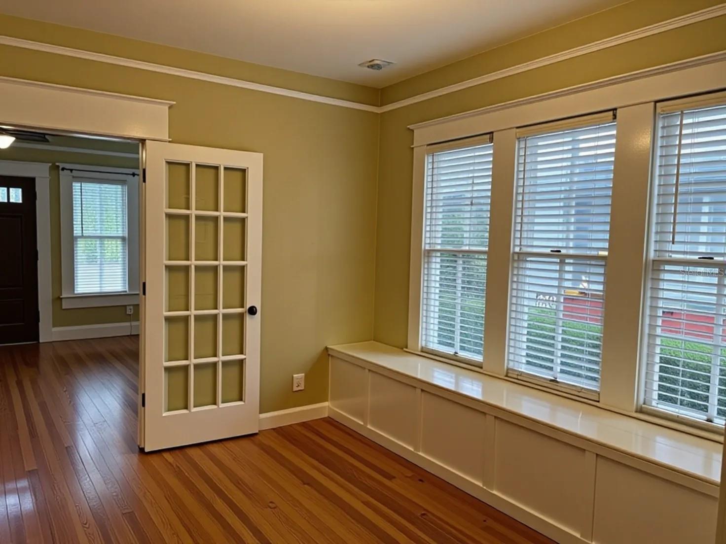 Image 7 of 40 For 807 Fremont Avenue