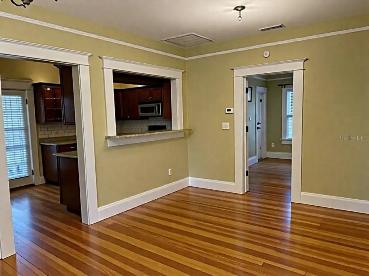 Image 9 of 40 For 807 Fremont Avenue