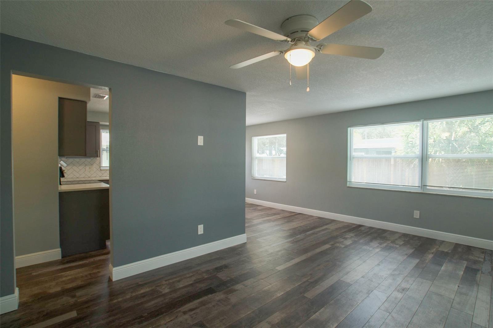 Image 12 of 19 For 715 Bay Street