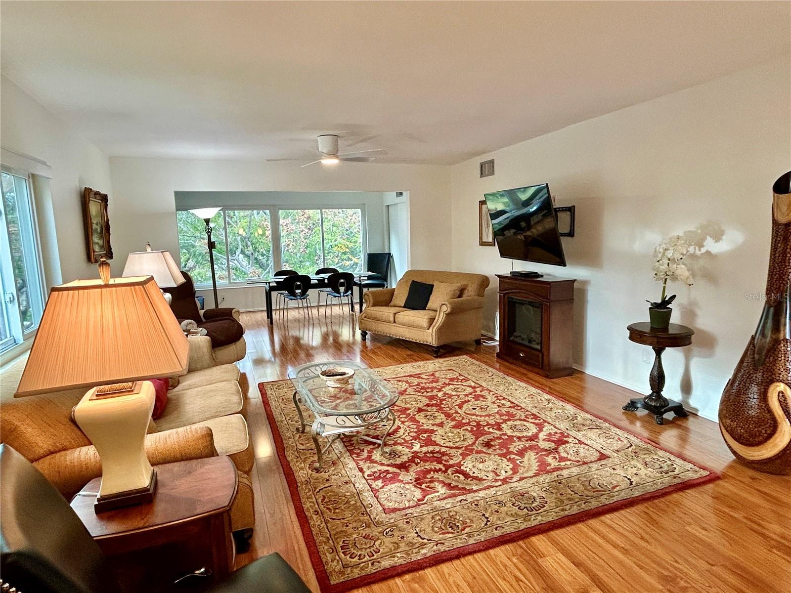 Image 10 of 51 For 2436 Rhodesian Drive 42