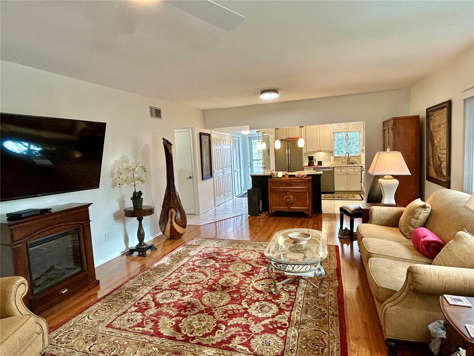 Image 13 of 51 For 2436 Rhodesian Drive 42