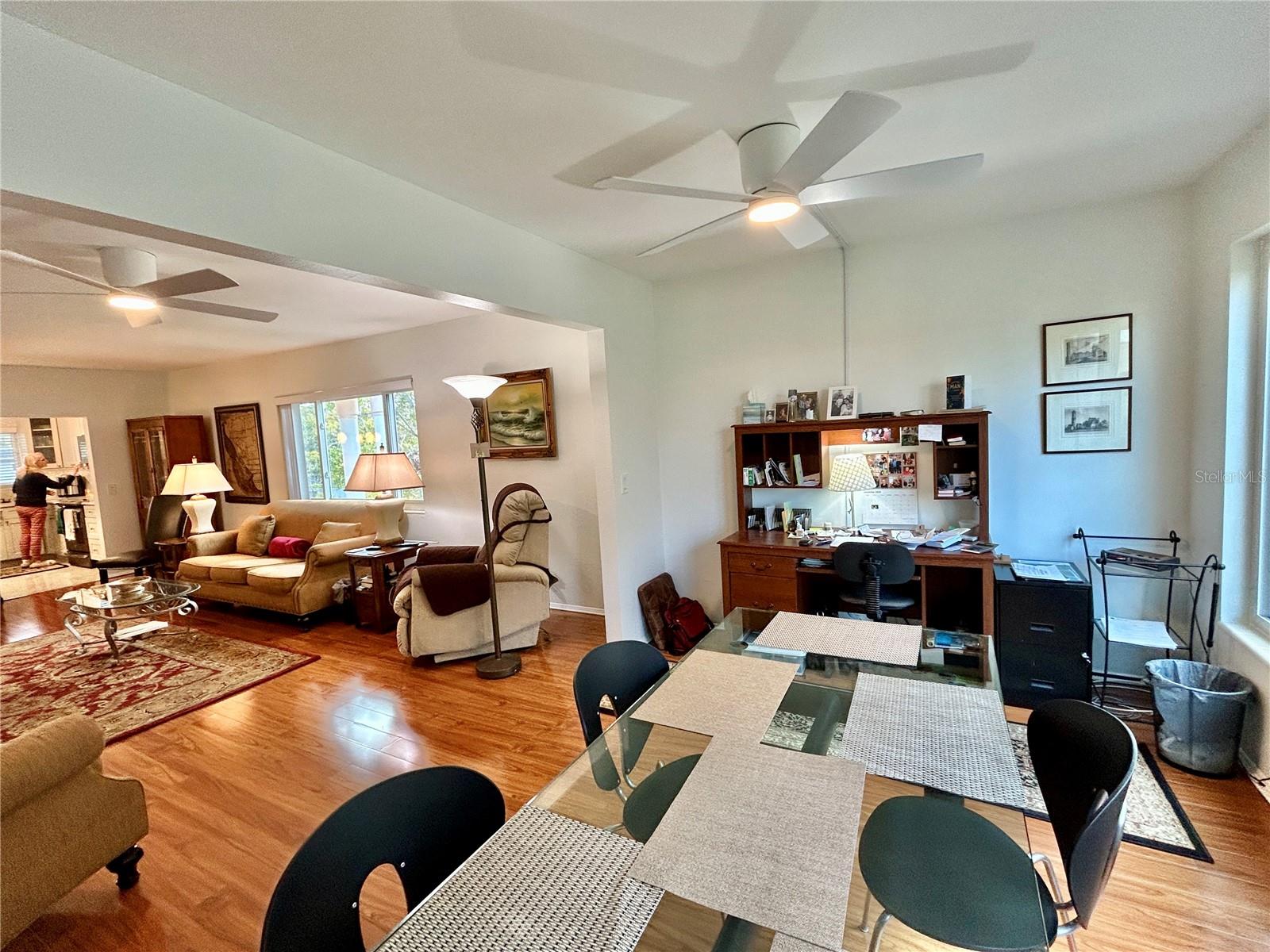 Image 18 of 51 For 2436 Rhodesian Drive 42