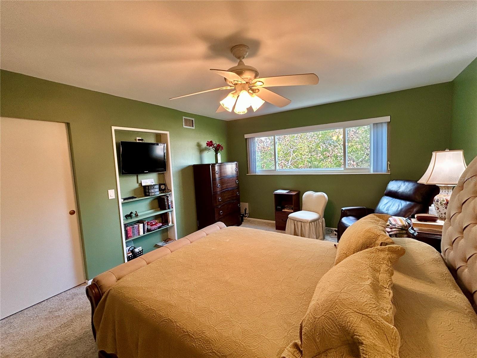 Image 20 of 51 For 2436 Rhodesian Drive 42