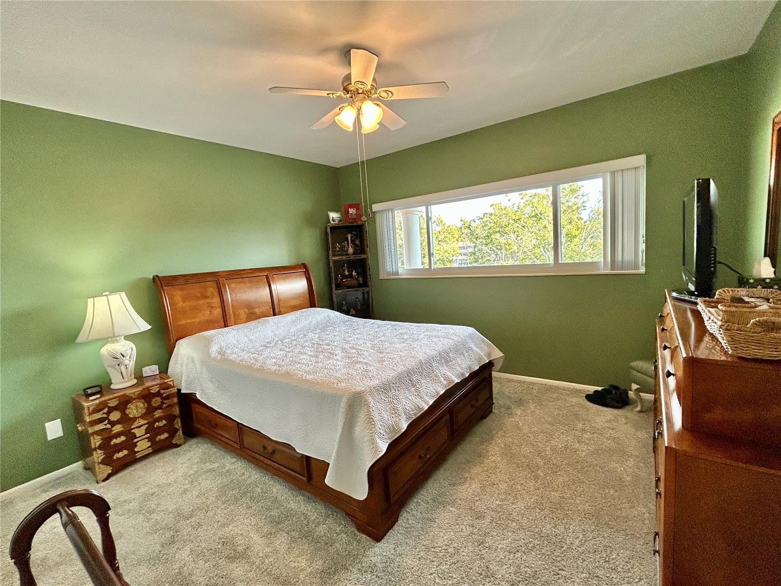 Image 25 of 51 For 2436 Rhodesian Drive 42