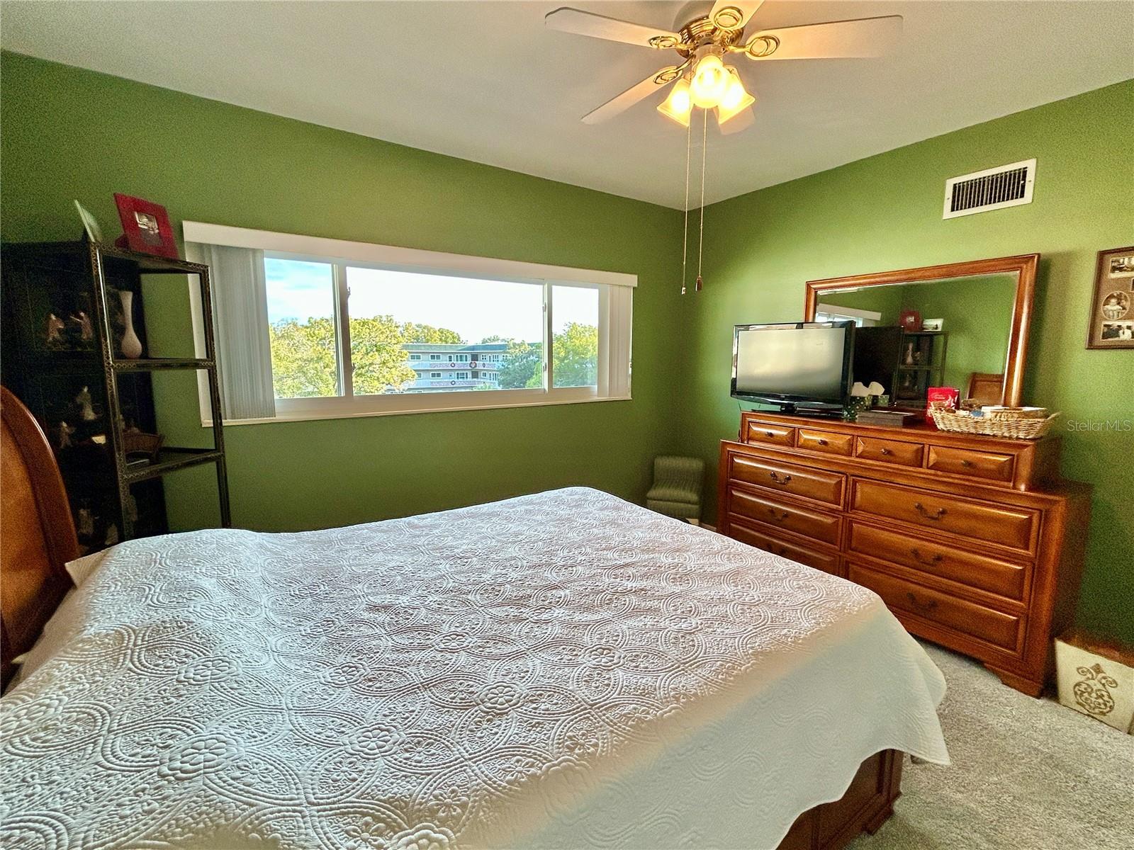 Image 26 of 51 For 2436 Rhodesian Drive 42