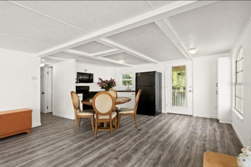 Image 11 of 22 For 12924 Manatee Avenue