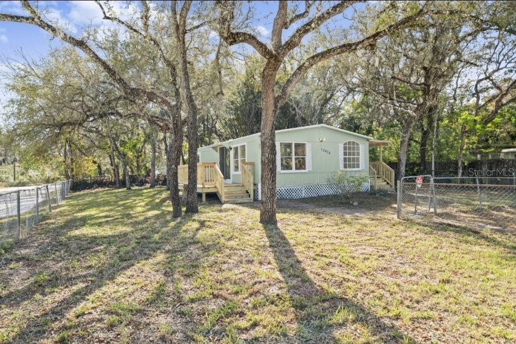 Image 15 of 22 For 12924 Manatee Avenue