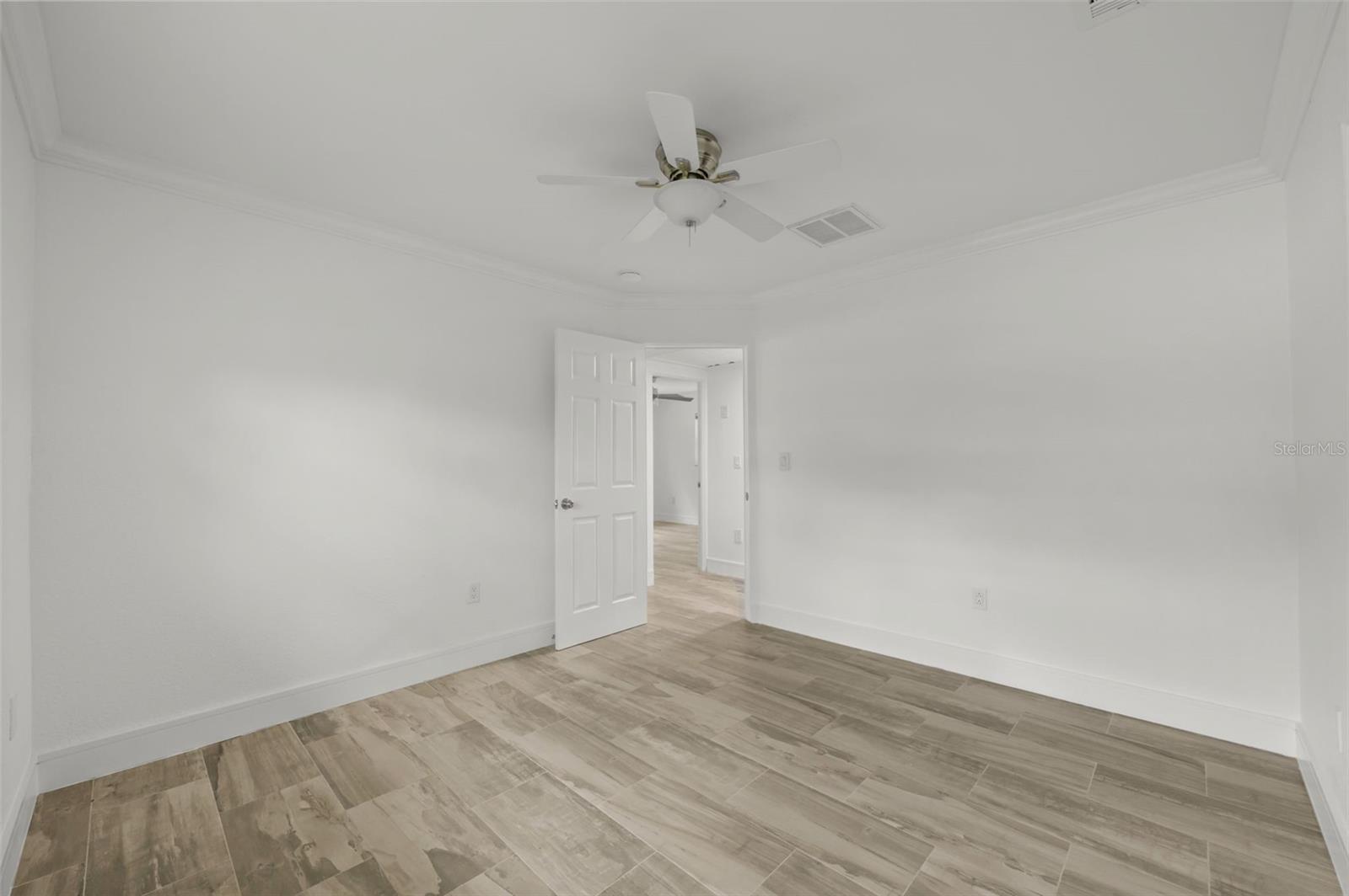 Image 17 of 31 For 5301 Venetian Boulevard Ne