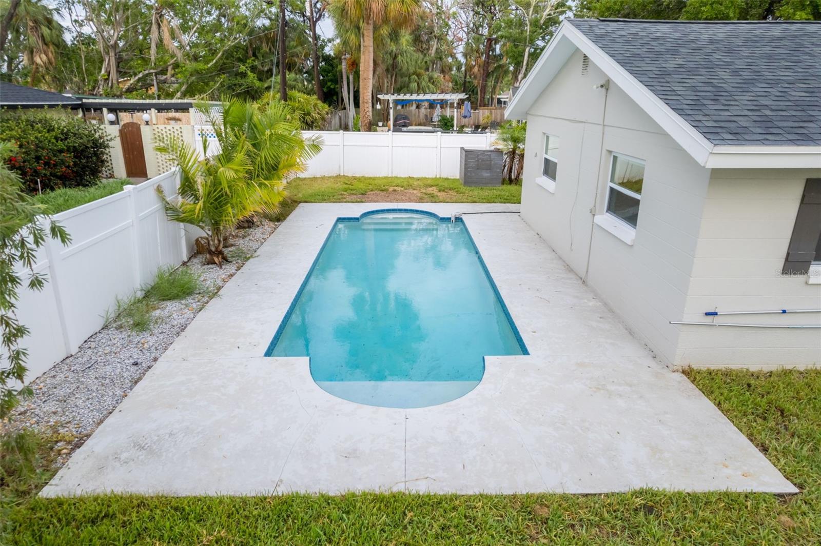 Image 2 of 31 For 5301 Venetian Boulevard Ne