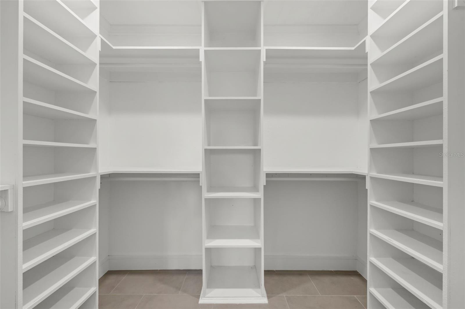 Image 21 of 31 For 5301 Venetian Boulevard Ne