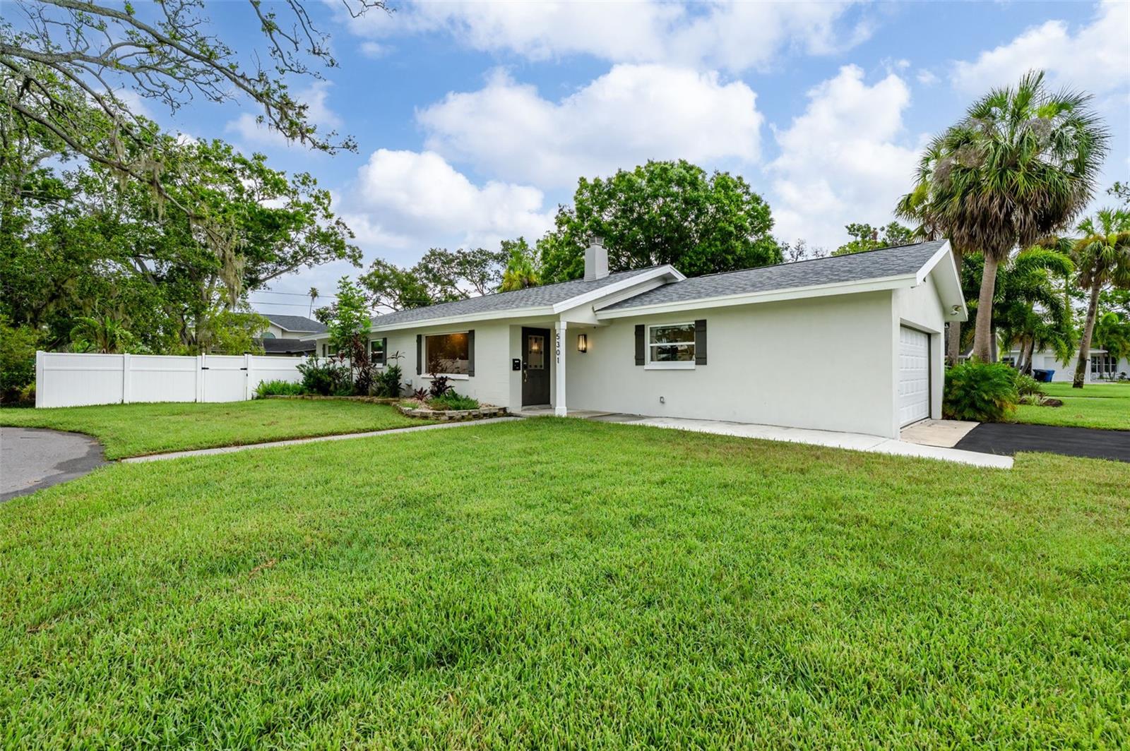 Image 28 of 31 For 5301 Venetian Boulevard Ne