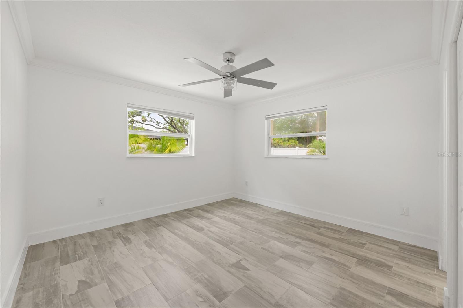 Image 9 of 31 For 5301 Venetian Boulevard Ne