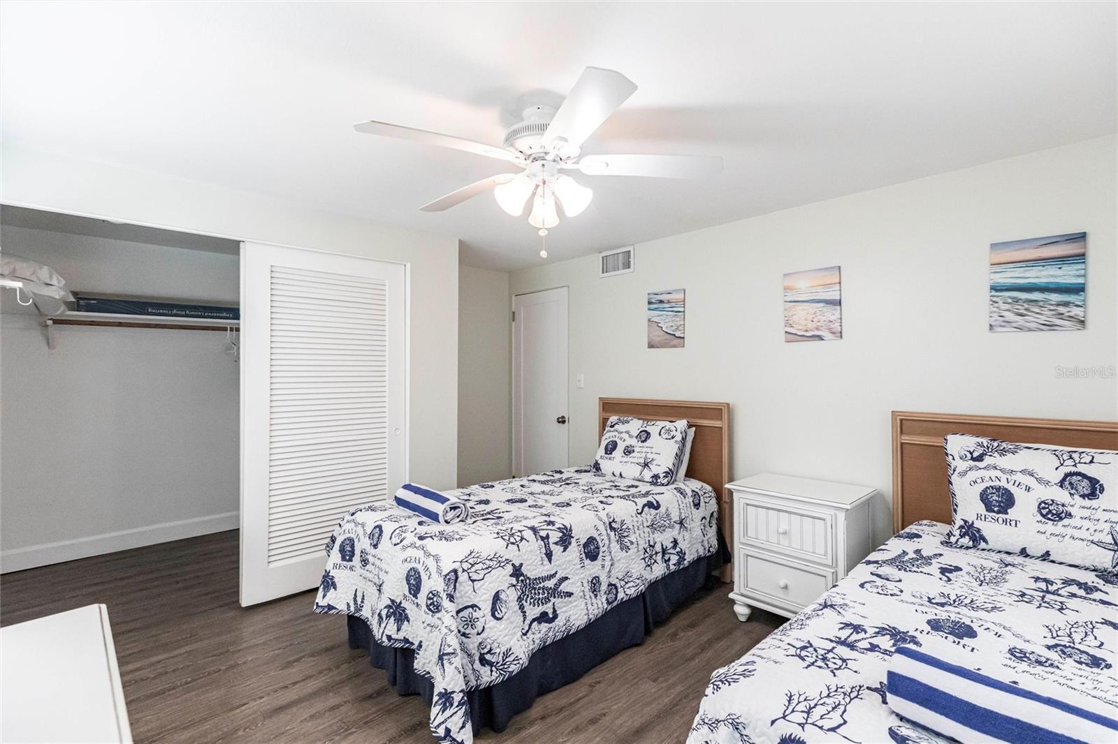 Image 17 of 38 For 6020 Midnight Pass Road 49