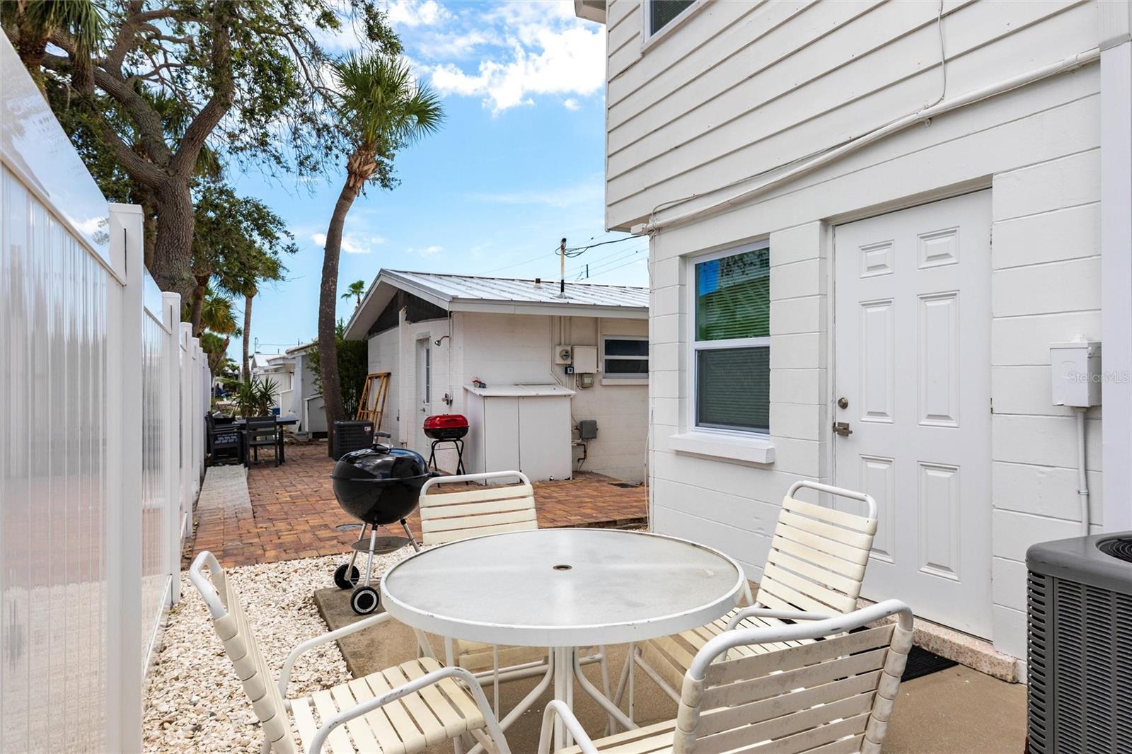 Image 18 of 38 For 6020 Midnight Pass Road 49