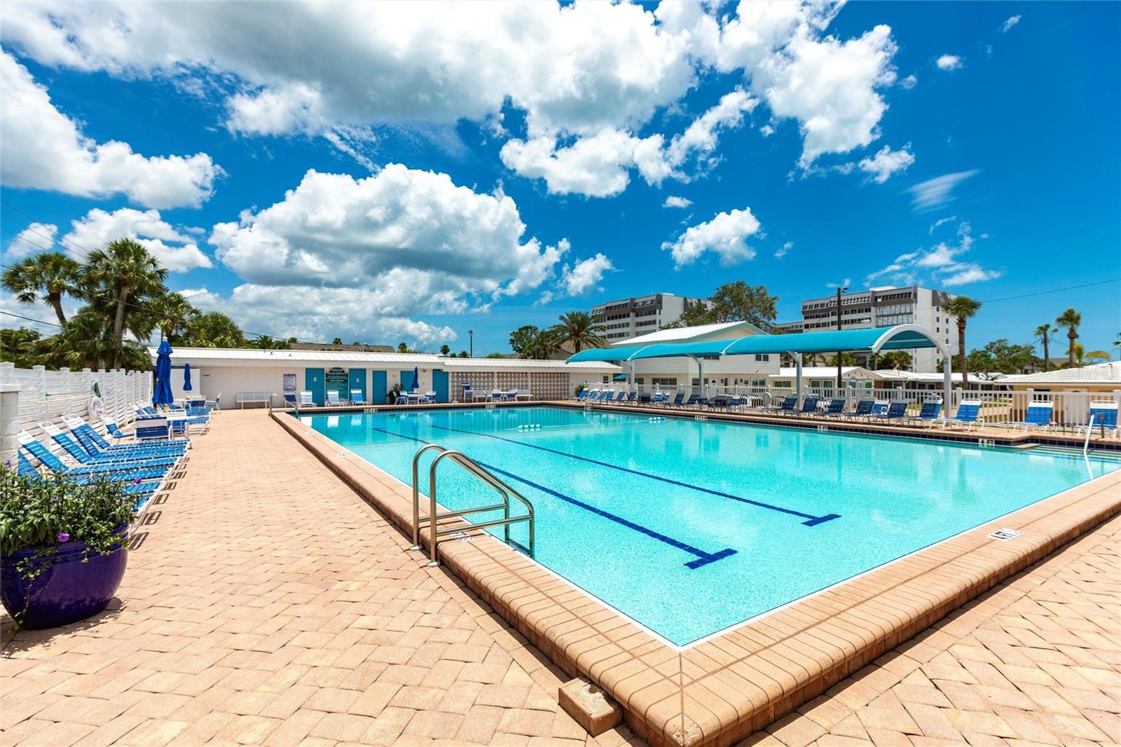 Image 25 of 38 For 6020 Midnight Pass Road 49