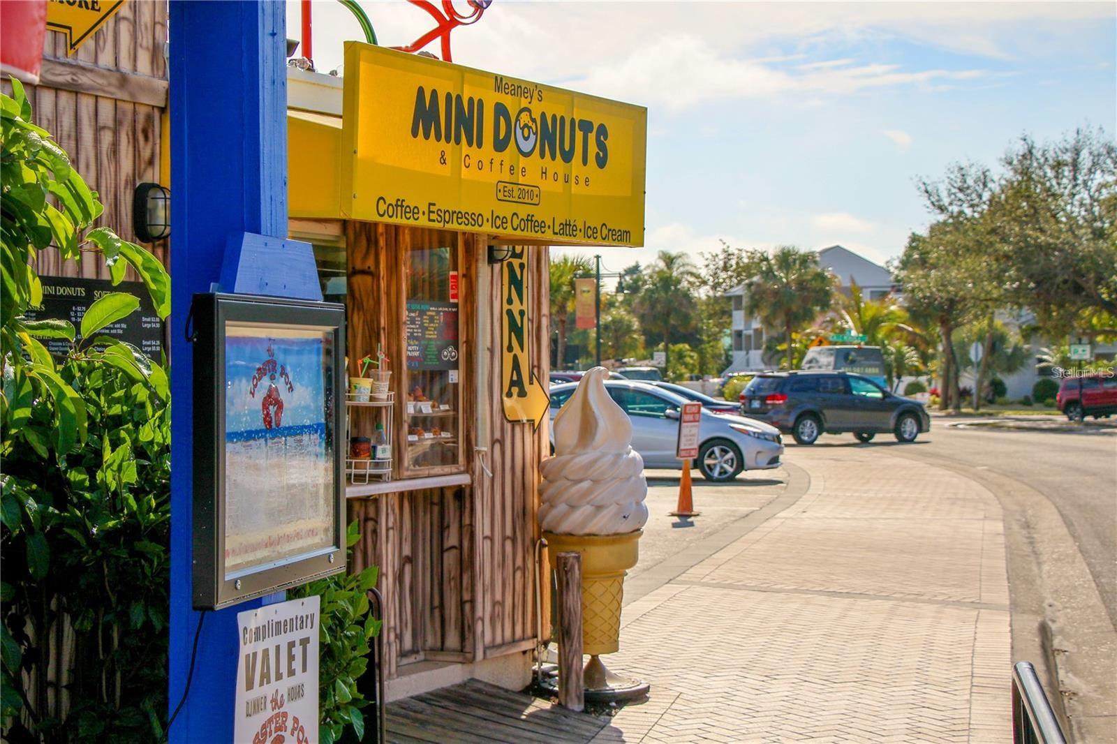 Image 32 of 38 For 6020 Midnight Pass Road 49