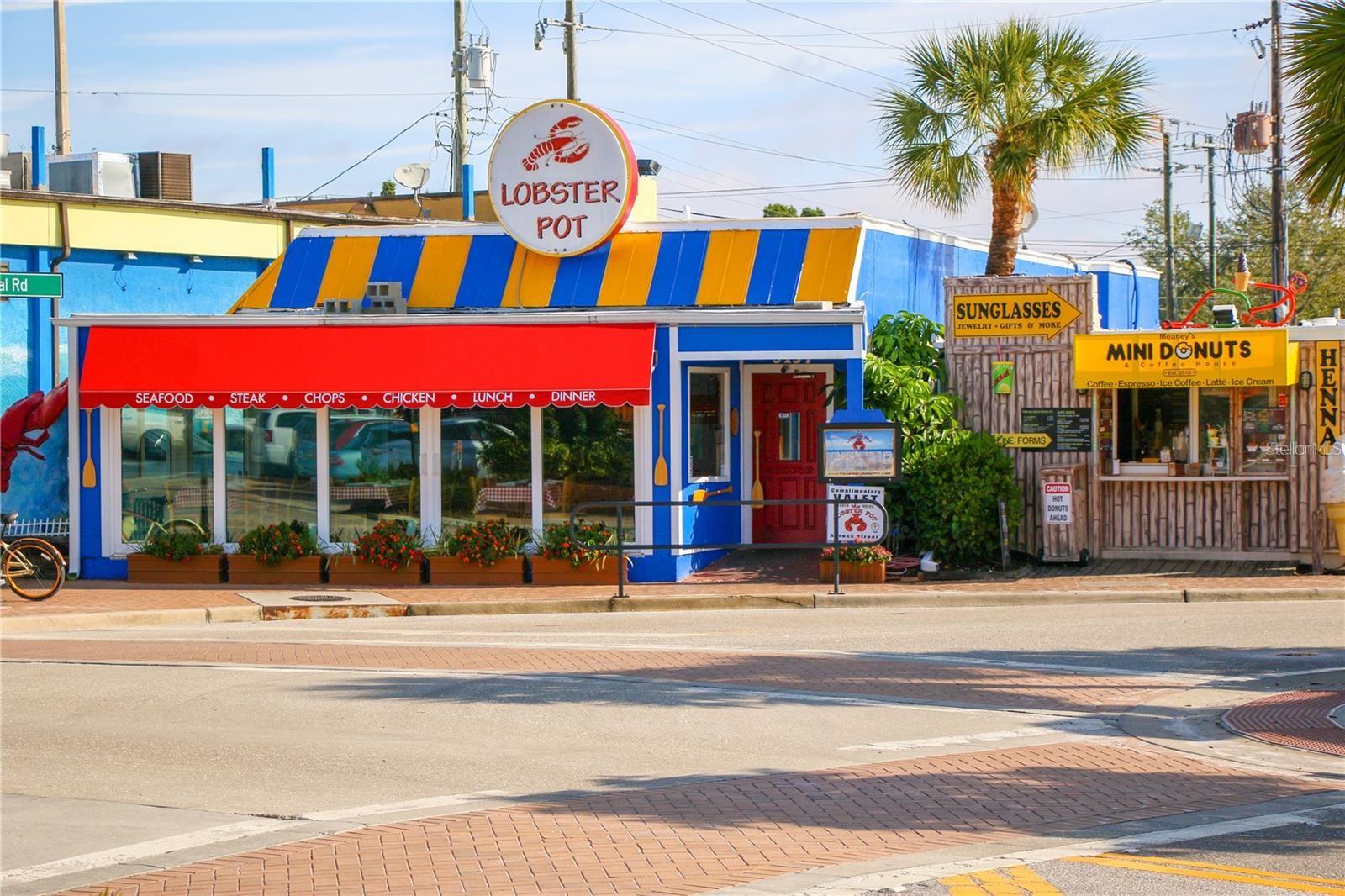 Image 35 of 38 For 6020 Midnight Pass Road 49