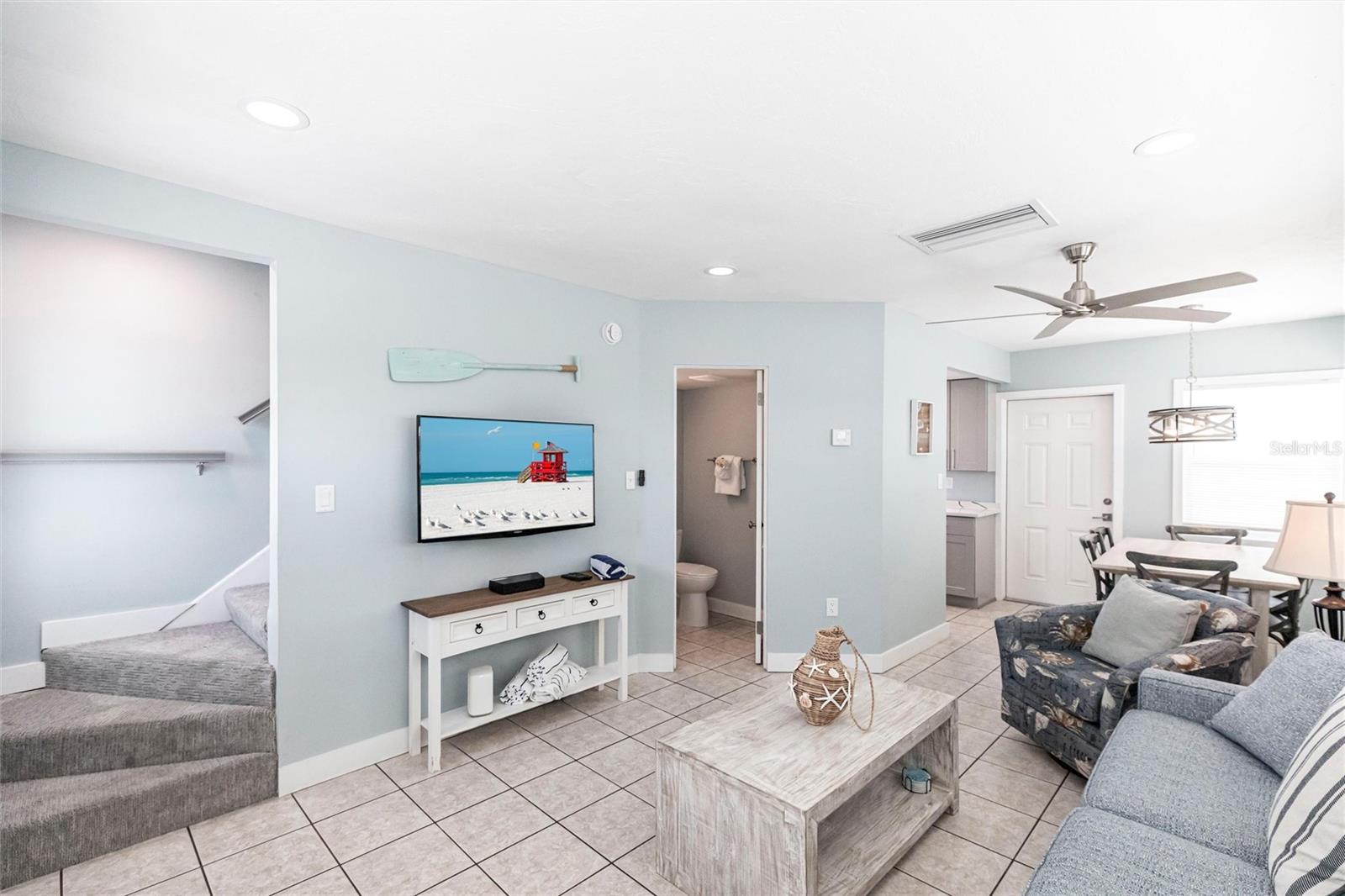 Image 6 of 38 For 6020 Midnight Pass Road 49