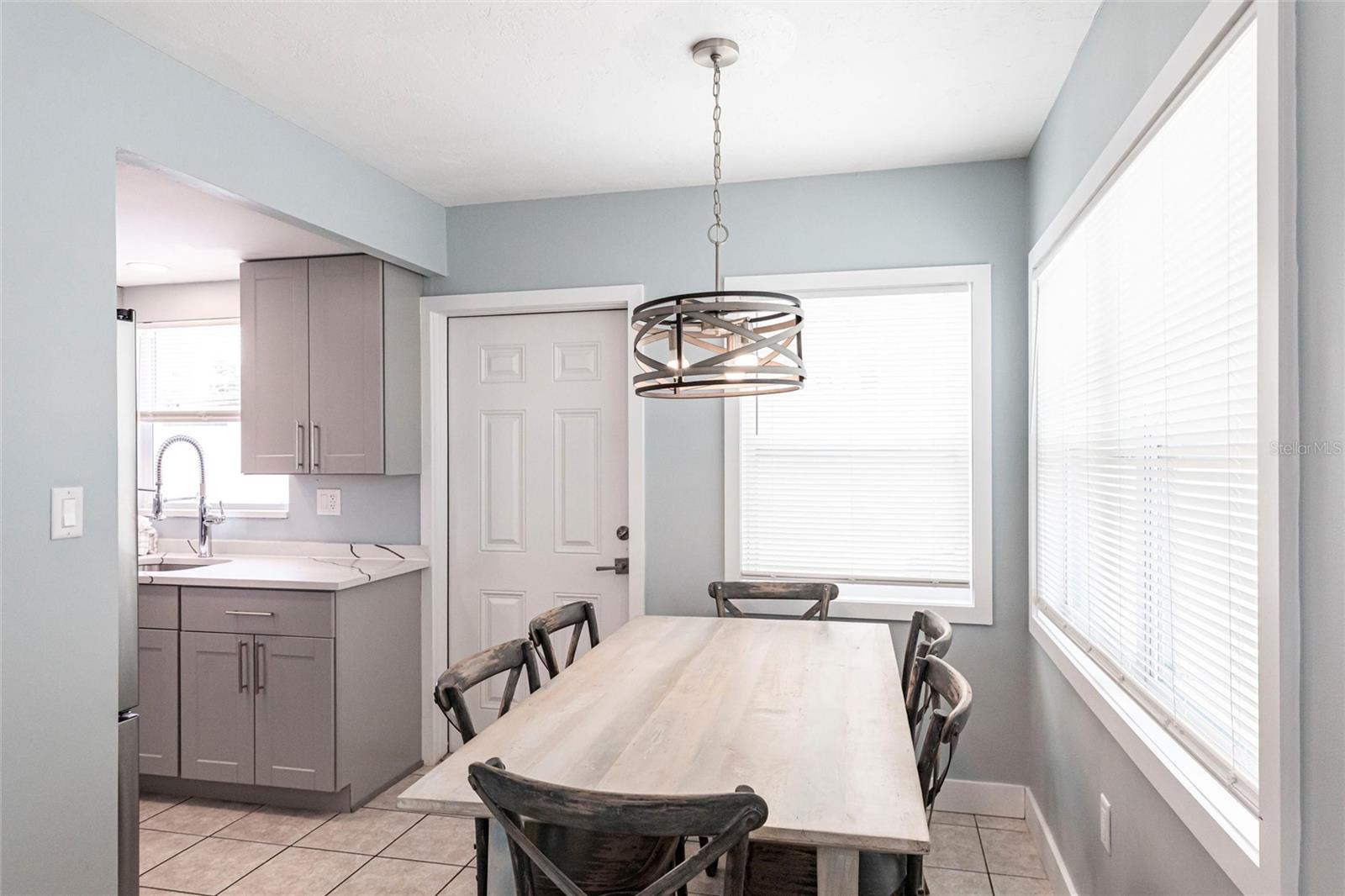 Image 9 of 38 For 6020 Midnight Pass Road 49