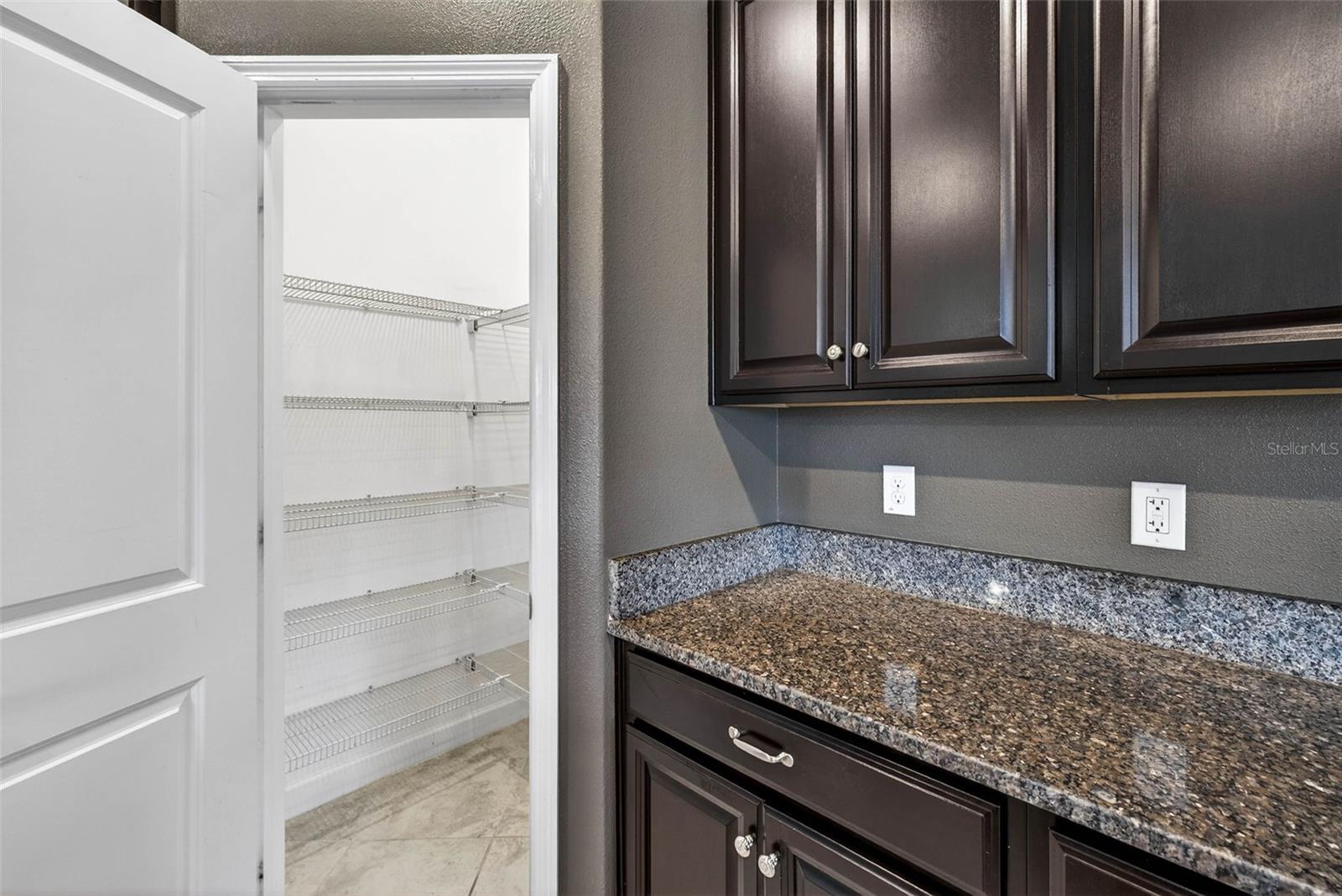 Image 6 of 18 For 9906 Victory Gallop Loop