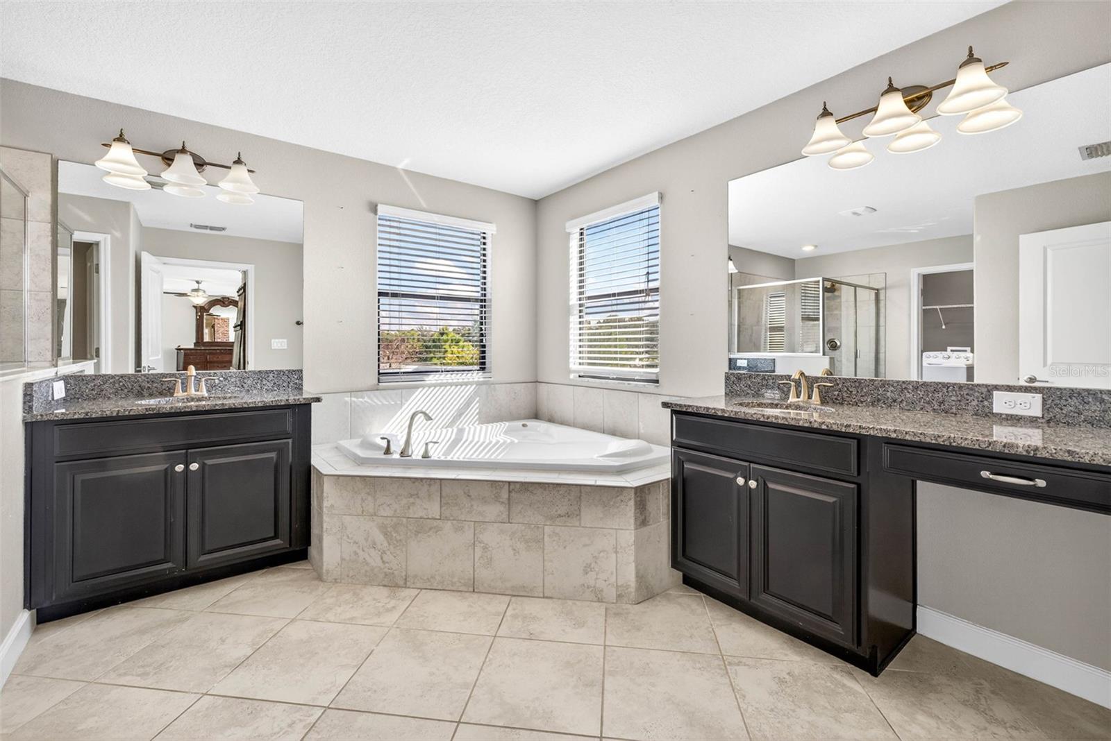 Image 9 of 18 For 9906 Victory Gallop Loop