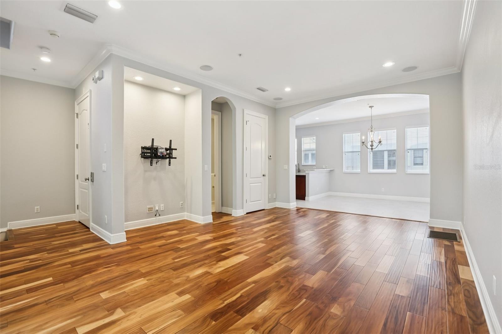 Image 14 of 71 For 6021 Printery Street 107