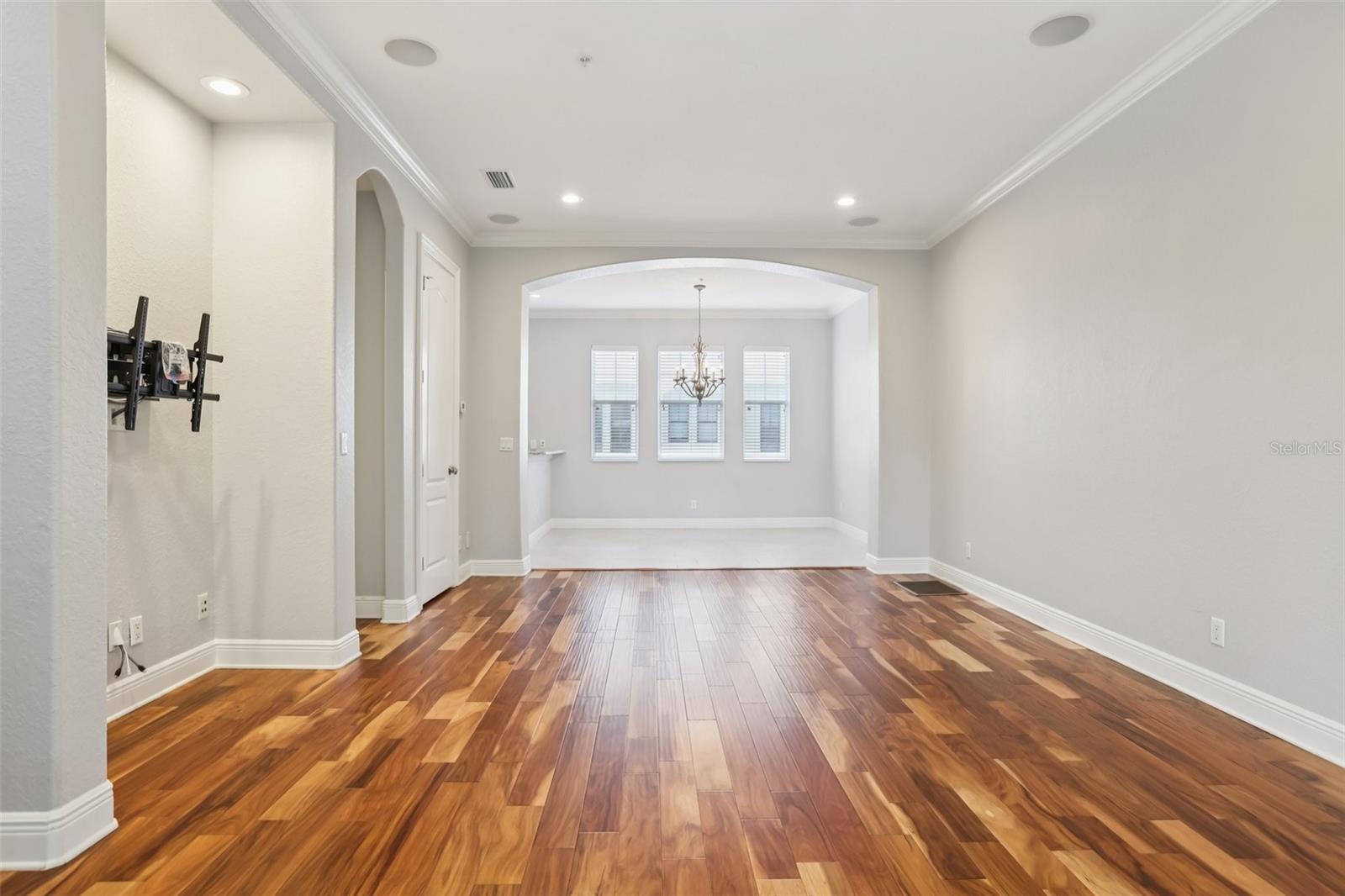 Image 15 of 71 For 6021 Printery Street 107