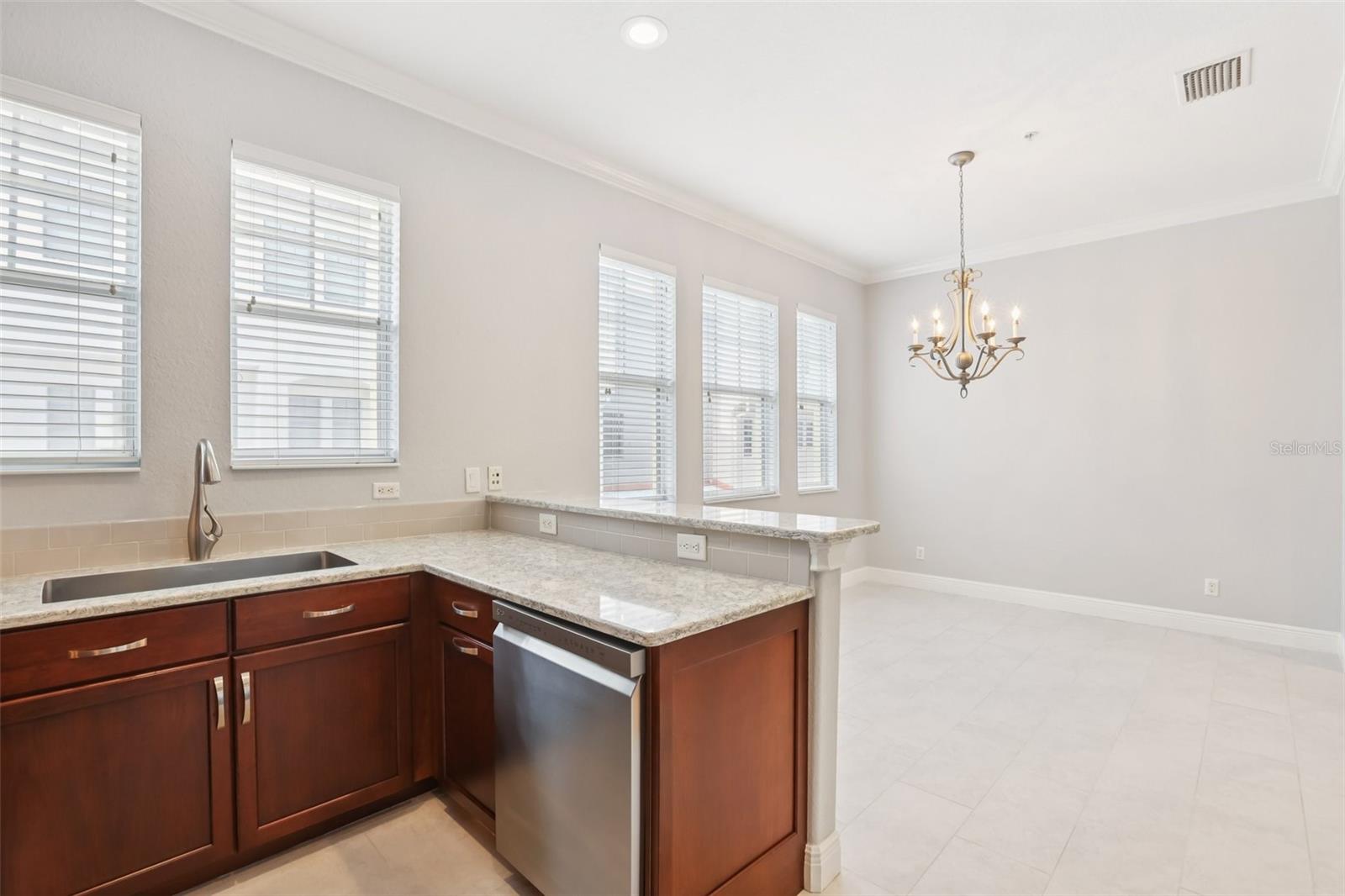 Image 20 of 71 For 6021 Printery Street 107