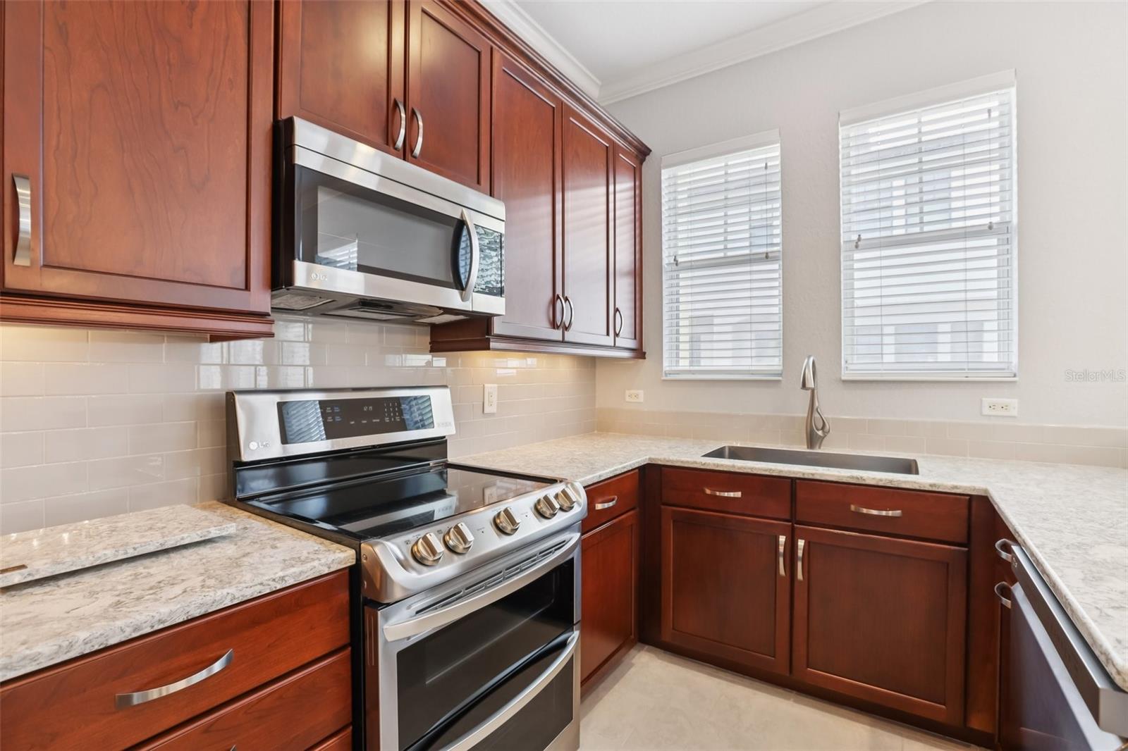 Image 23 of 71 For 6021 Printery Street 107