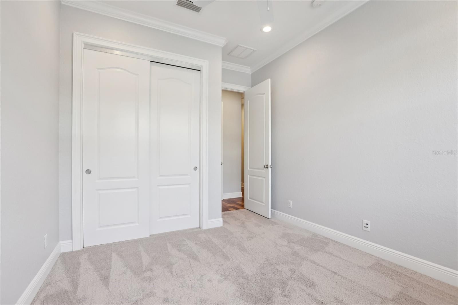 Image 36 of 71 For 6021 Printery Street 107