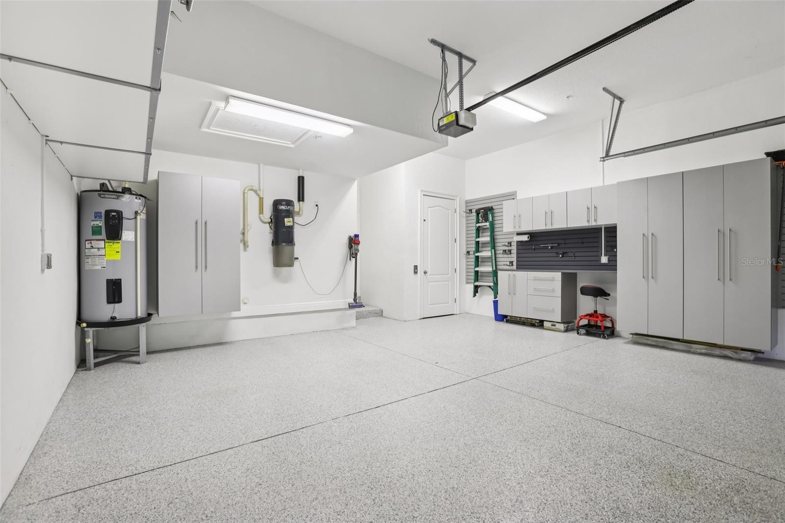 Image 40 of 71 For 6021 Printery Street 107