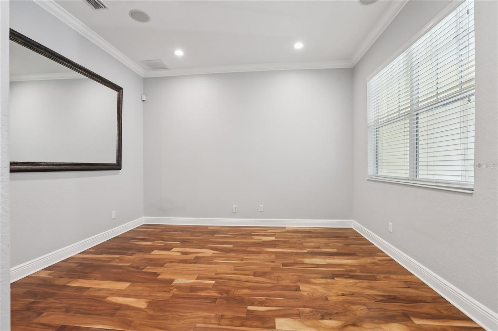 Image 9 of 71 For 6021 Printery Street 107