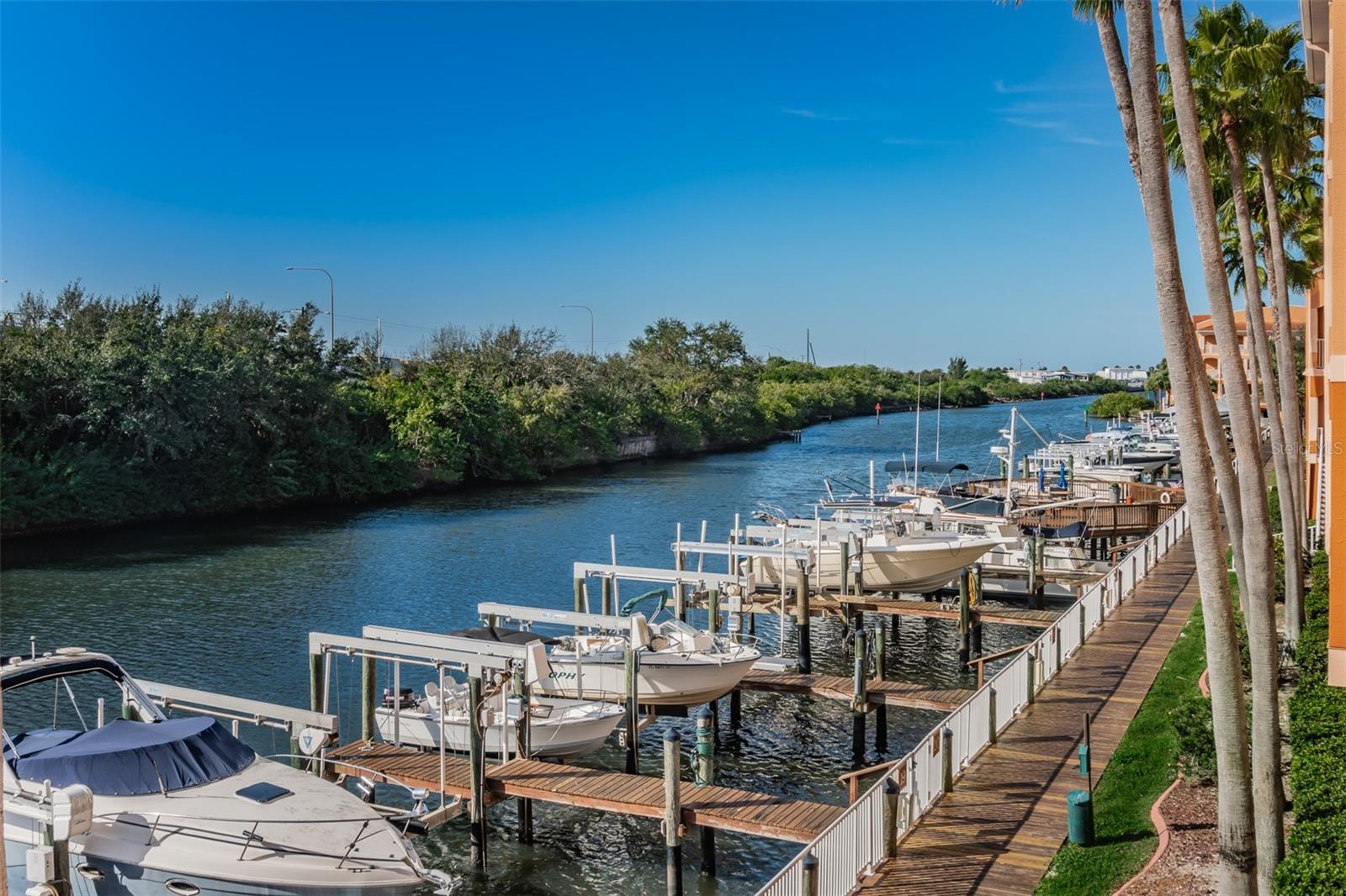 Image 21 of 30 For 5000 Culbreath Key Way 8206