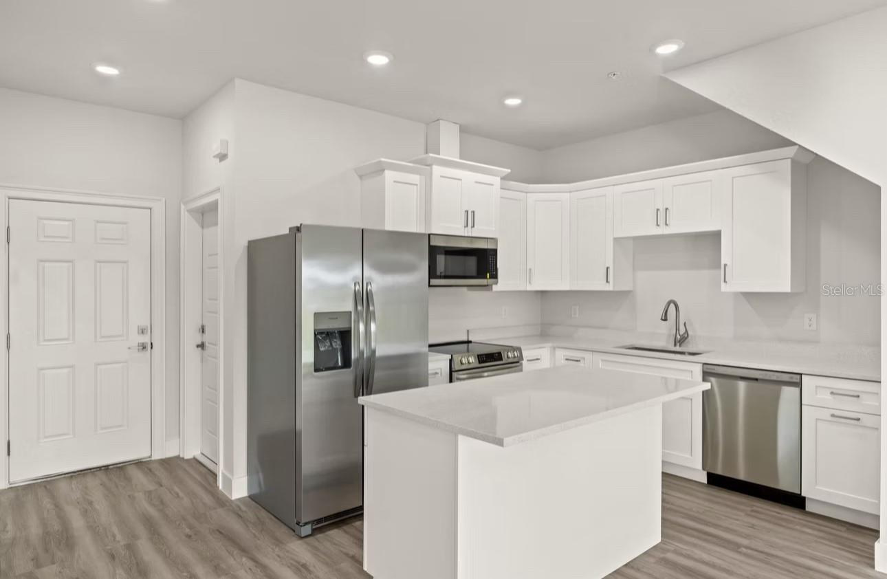 Image 4 of 9 For 14987 Sunset Eve Loop