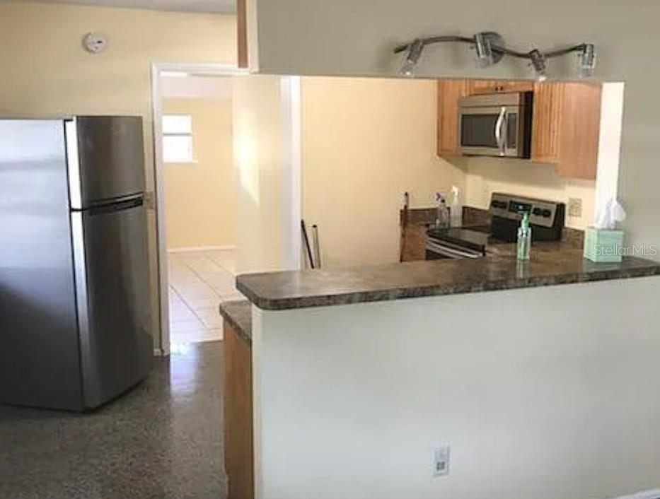 Image 7 of 20 For 6877 79th Avenue N