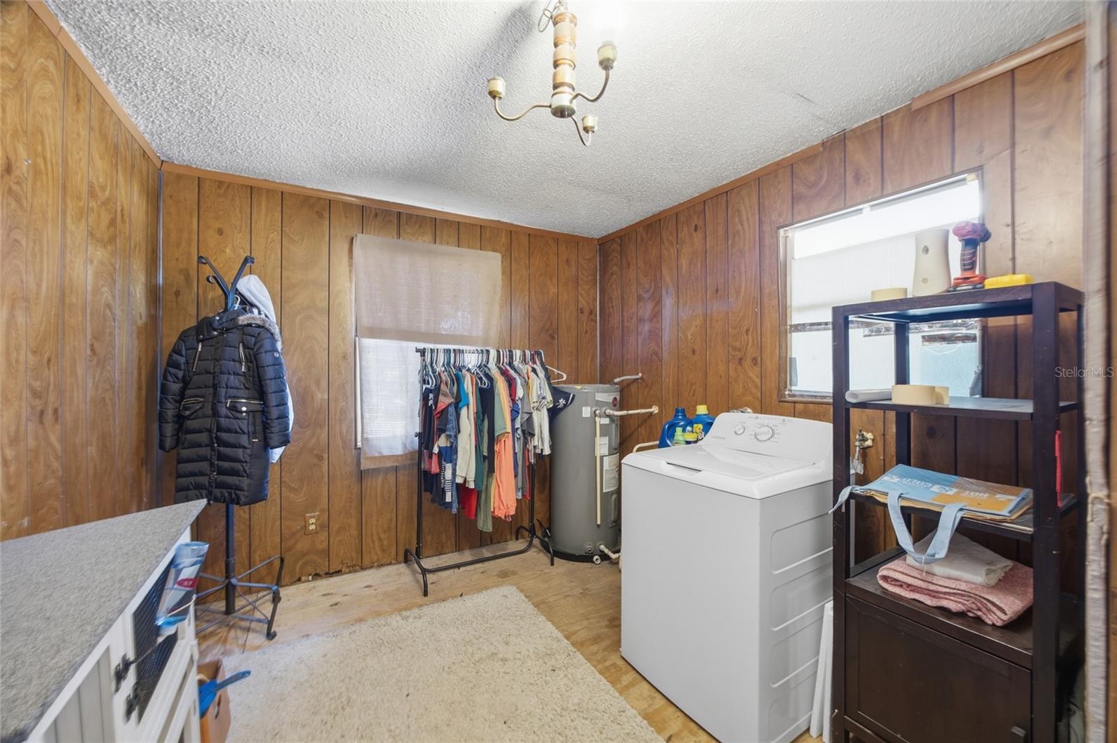 Listing photo id 12 for 1808 86th Street